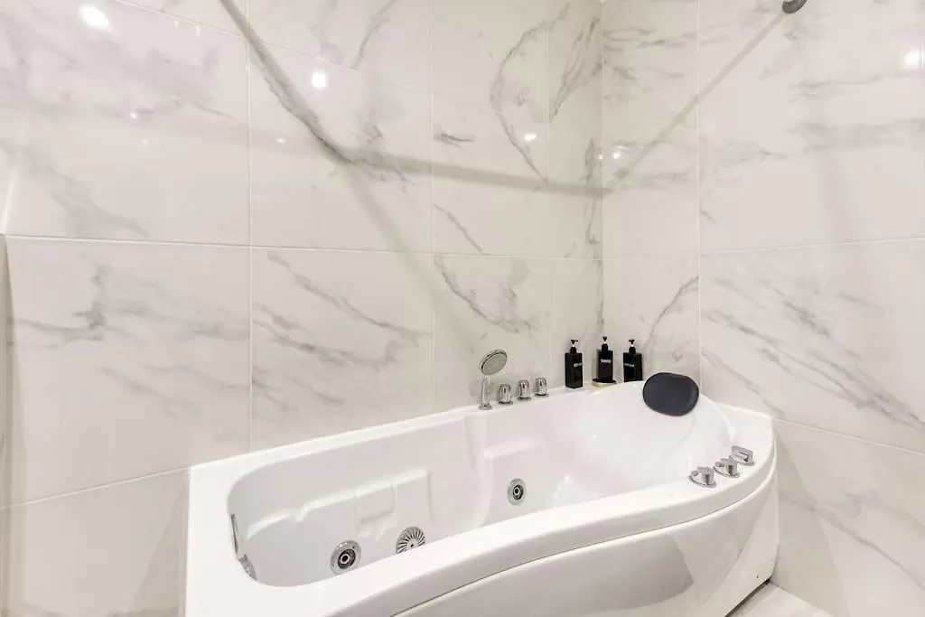 Loft Haut Standing 101 M2 - Proche Paris Tour Eiffel - 3 Min Metro 0*,  France